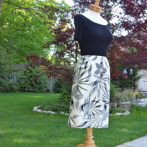 TALBOTS SILK A-LINE SKIRT - Picture 3 of 5